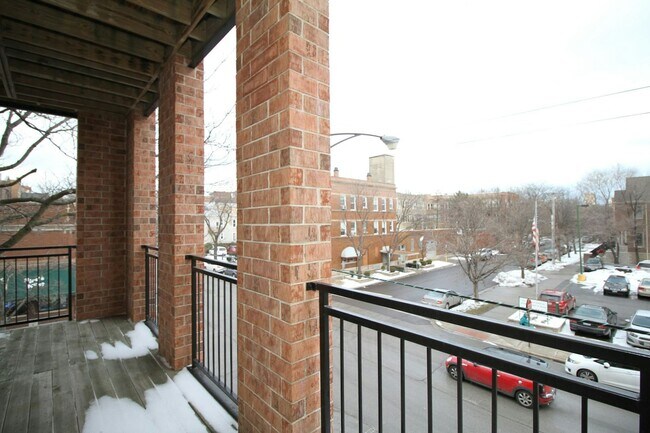 Building Photo - 1401 W Altgeld St