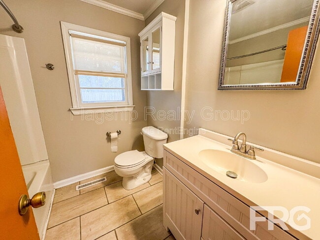 Building Photo - 124 Grant Dr