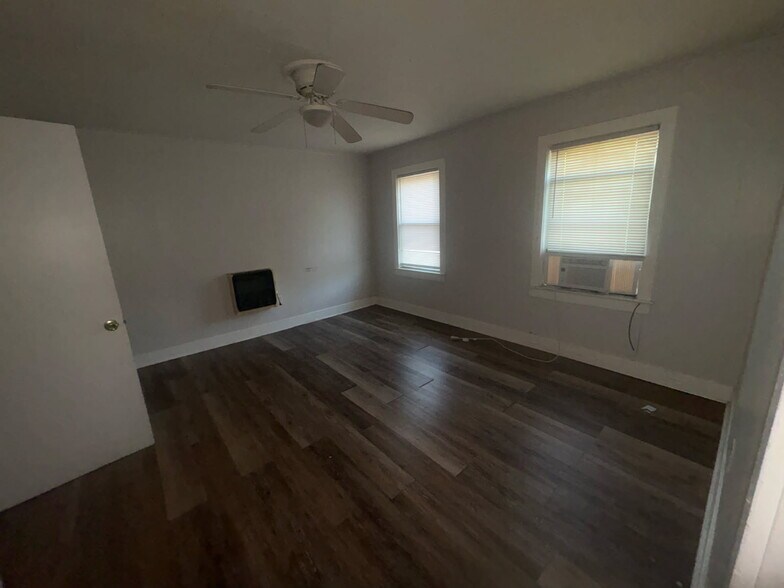 Living room - 626 Waterworks Rd