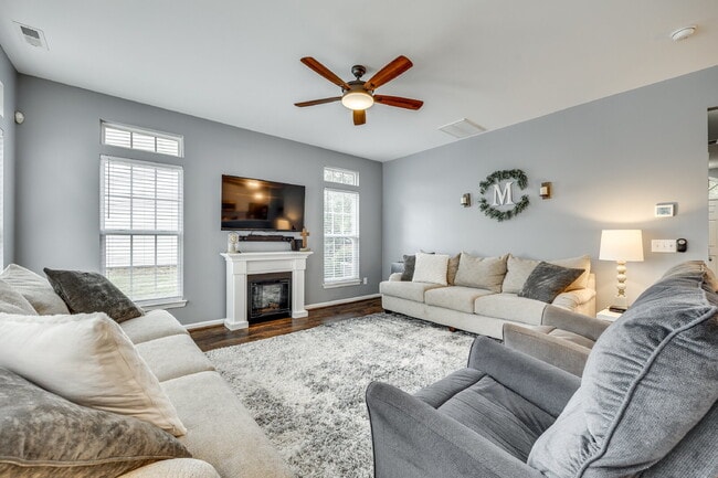 Building Photo - 928 Kite Dr