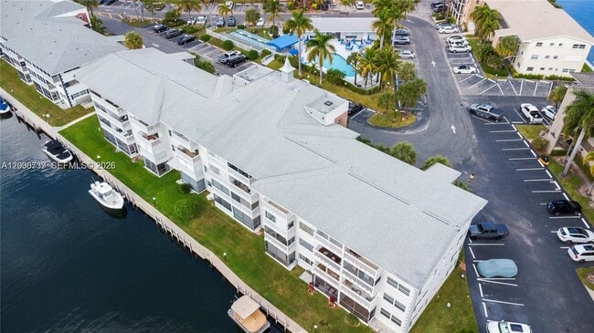Building Photo - 455 Paradise Isle Blvd