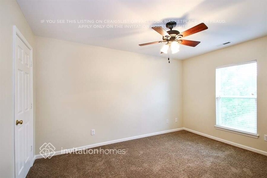 Building Photo - 1002 Bridleside Dr