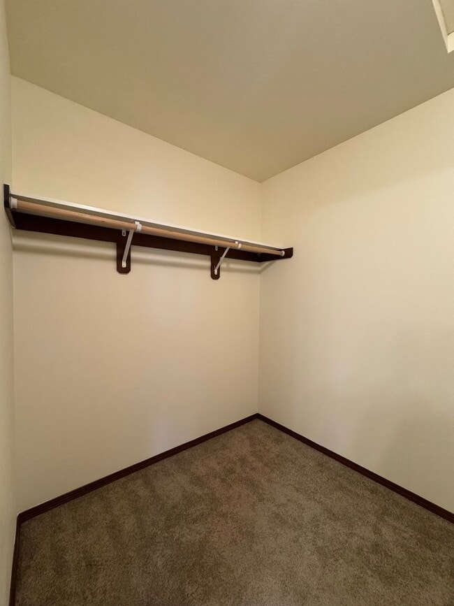 Building Photo - Spacious 5-Bedroom Home with Fenced Yard & Oversized Garage