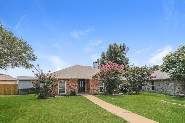 Building Photo - 4 BR/3BA | Newly Renovated Single Family Home | Fenced Patio | Private Pool!