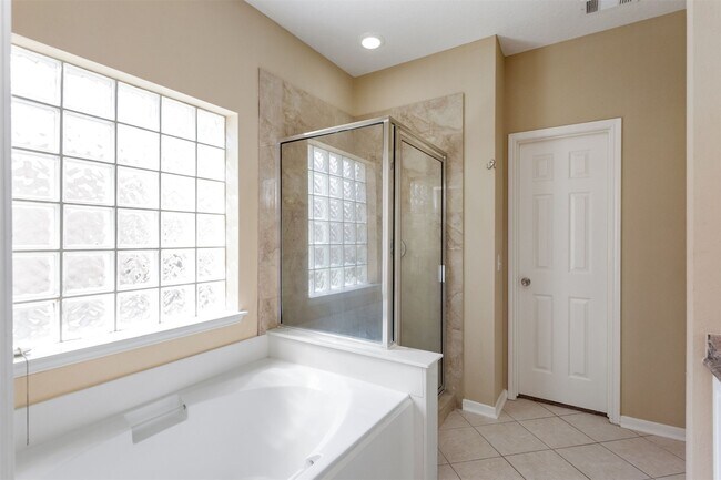 Building Photo - 9818 Mossy Tree Ln