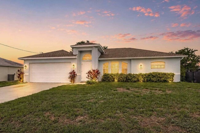 Building Photo - 2124 NW 18th Ave