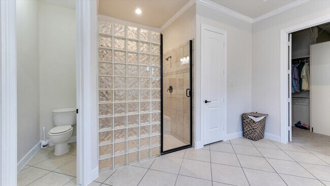 Building Photo - 3 N Fair Manor Cir