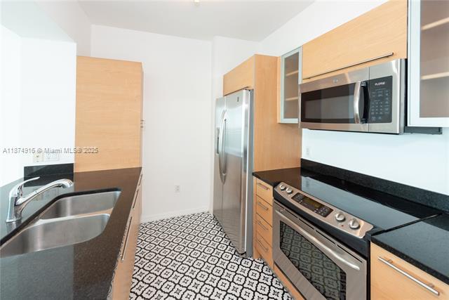 Building Photo - 951 Brickell Ave