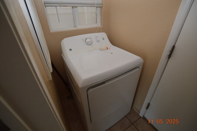 Building Photo - 10014 Hermit Rapids Ave