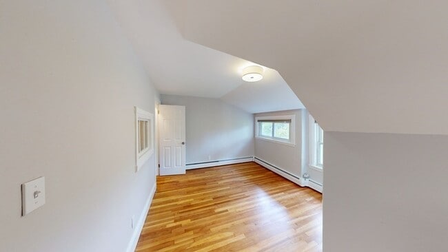 Building Photo - 9 Devotion St