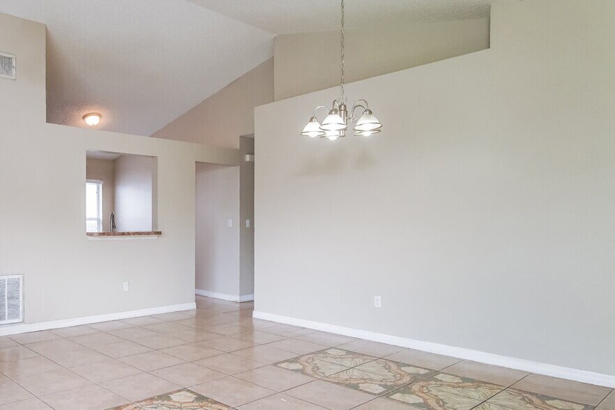Building Photo - 3744 Dartford Dr