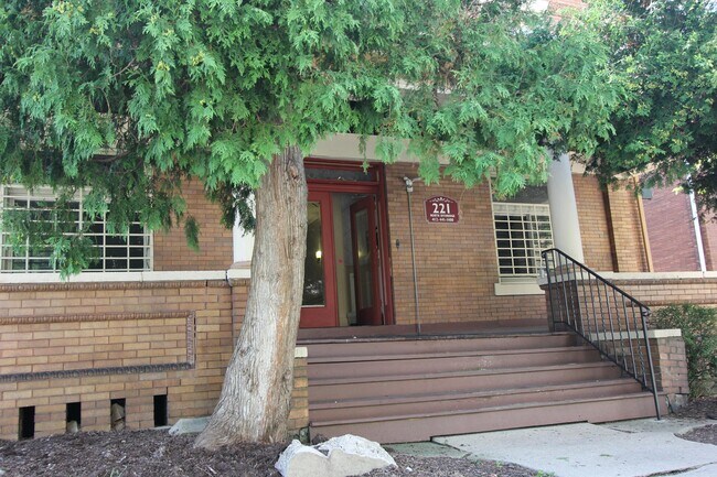 Interior Photo - DITHRIDGE STREET -- 079