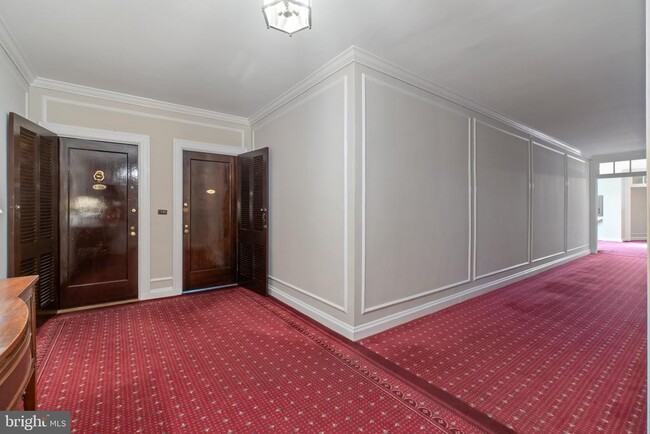 Building Photo - 3405 Greenway