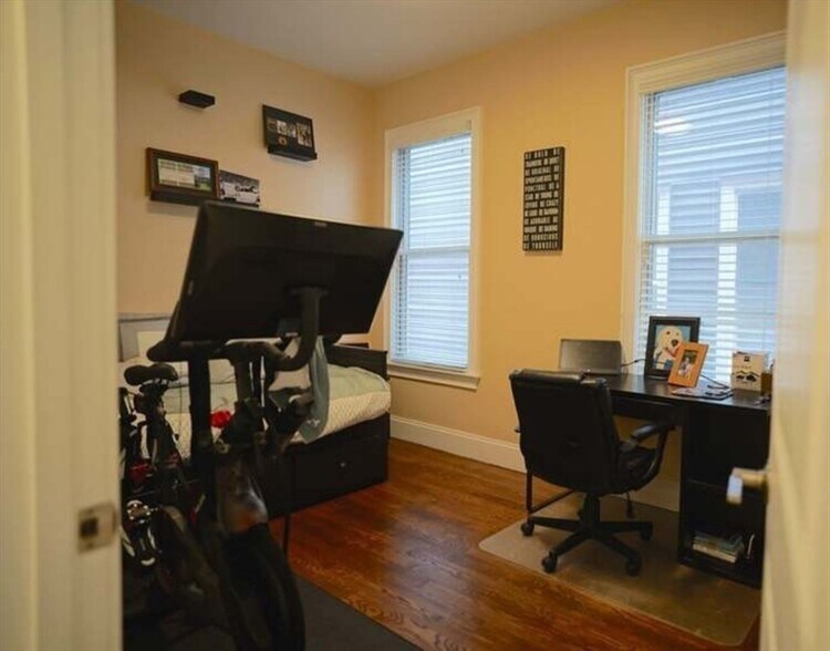 Building Photo - 249 Lexington St