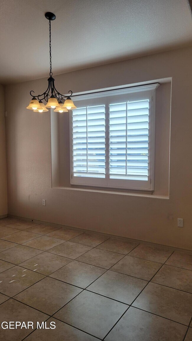Building Photo - 14281 Gil Reyes Dr