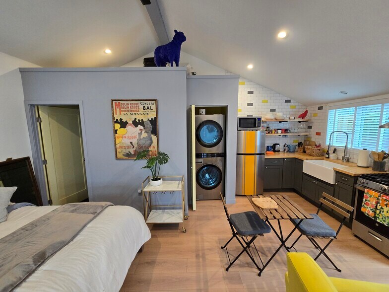 Building Photo - 22116 Gilmore St