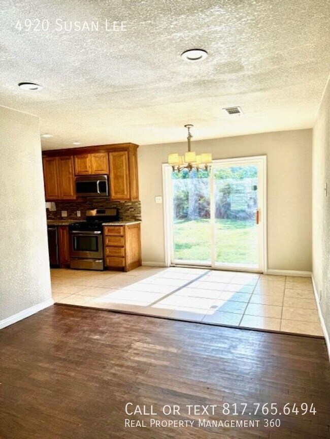 Building Photo - 4920 Susan Lee Ln