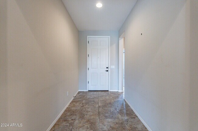 Building Photo - 2623 E San Mateo Dr