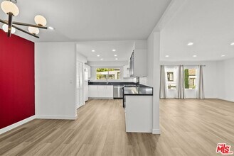 Building Photo - 3663 Los Feliz Blvd