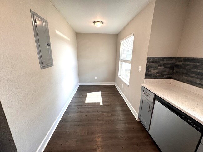 Building Photo - 2536 Woodgate Blvd