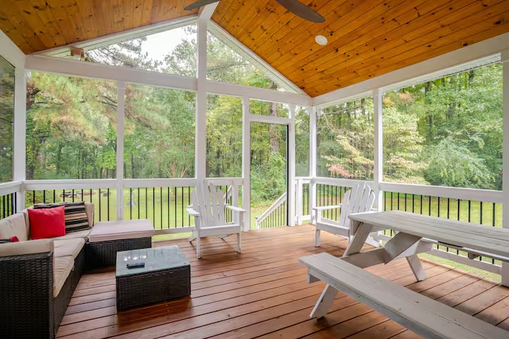 Building Photo - Room in House on Sandy Pines Dr