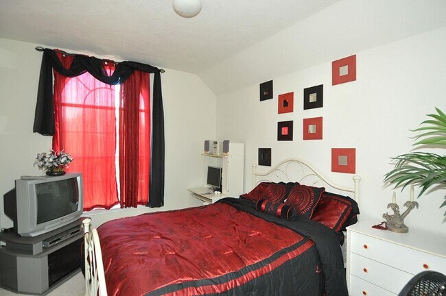 Building Photo - 15114 Brookwood Bridge Ln