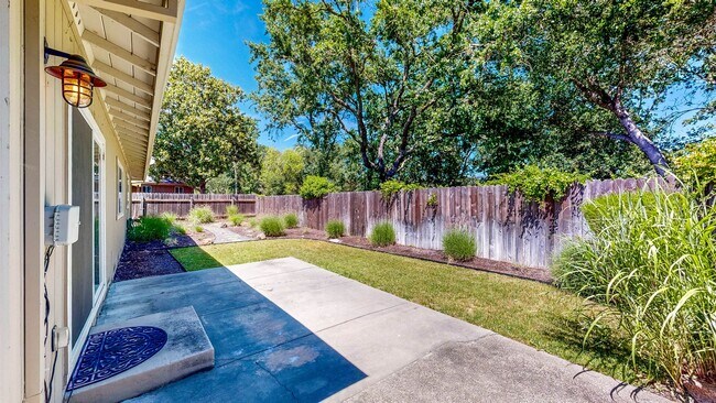 Building Photo - Rincon Valley Single Level, Landscaper Included!