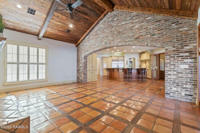 Building Photo - 100 Stone Creek