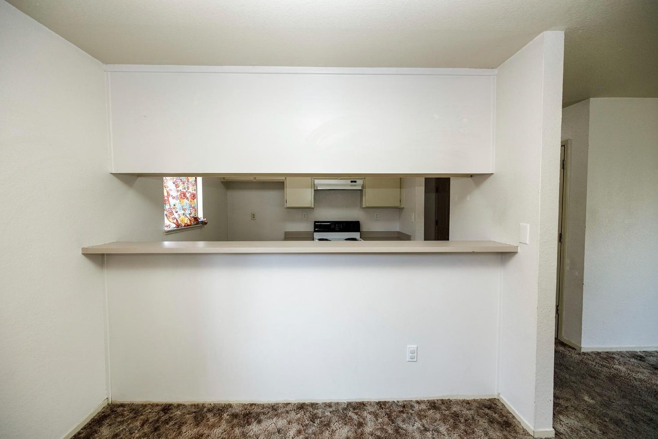 Building Photo - 1580 N Denair Ave