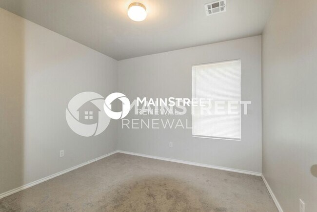 Building Photo - 4 Bedroom Pet-Friendly Home in Mustang, OK with Main Street Renewal