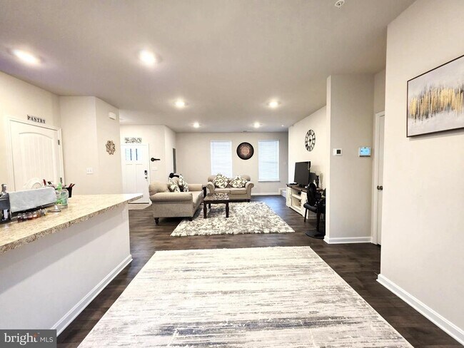 Building Photo - 407 Stream Valley Ct