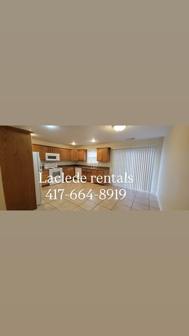 Building Photo - 742 Hogan Dr