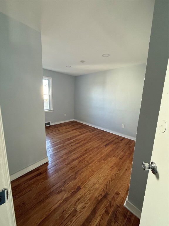 Building Photo - 712 Pickwick Dr