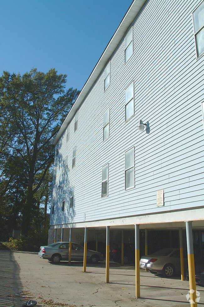 Building Photo - Colley Bay Apartments