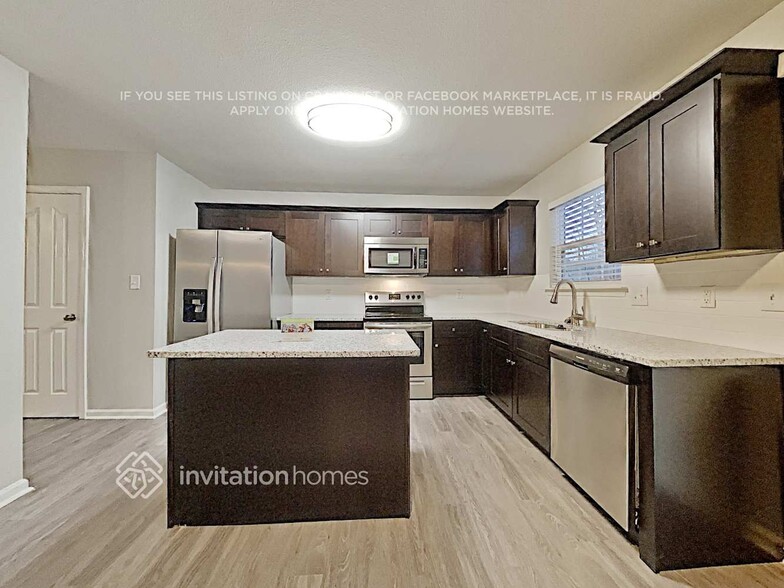 Building Photo - 5419 Graypark Dr