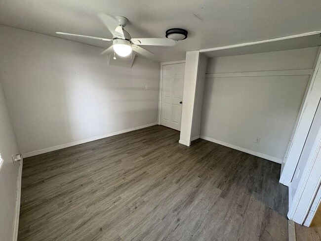 Building Photo - For rent minutes from Downtown Lakeland