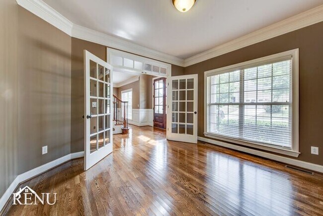 Building Photo - 1338 Sweetwater Dr