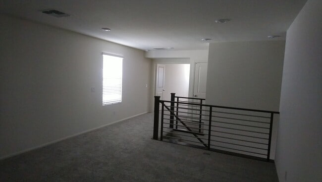 Building Photo - 5658 Autumn Cliffs Way