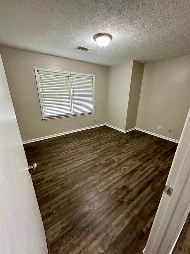 Building Photo - 2075 Harden Chapel Rd