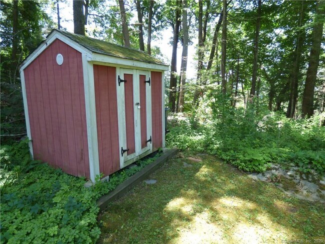 Building Photo - 5 Candlewood Lake Dr