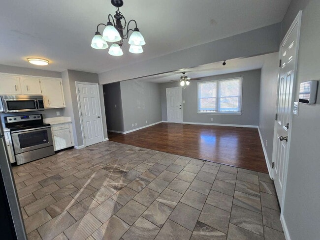 Building Photo - 710 Pembrook Pl