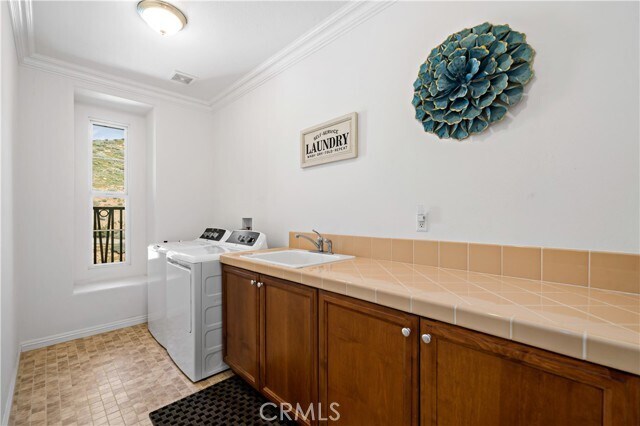 Building Photo - 16423 Village Meadow Dr