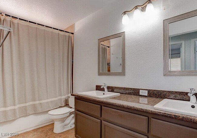 Building Photo - 270 Fairbrook Dr