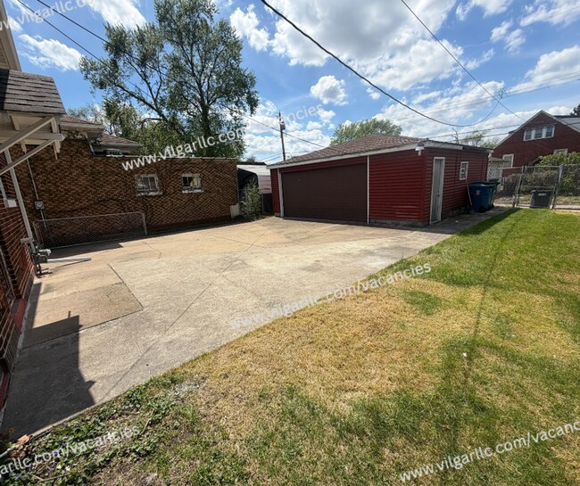 Building Photo - Newly Renovated  • 3 Bedrooms • 2 Bathroom  • 2 story Home