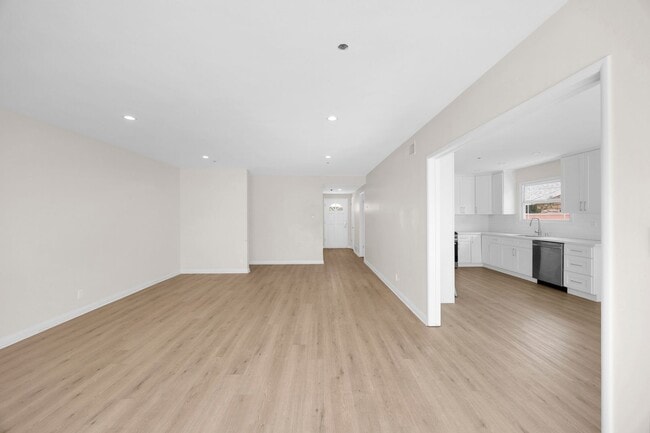 Building Photo - 3 Bedroom and 2 Bathroom Home – Close to C...