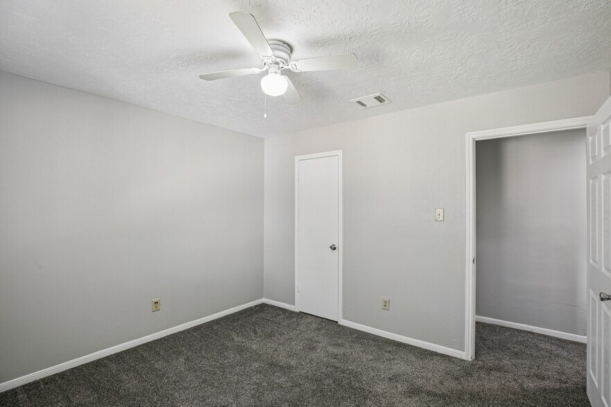 Building Photo - 3715 Wells Mark Dr