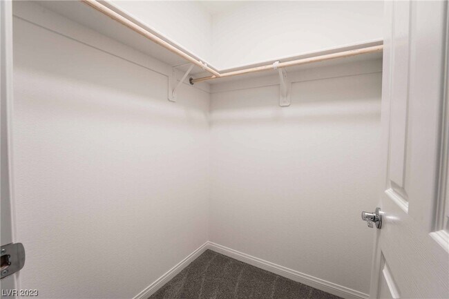 Building Photo - 623 Sedum Ave.