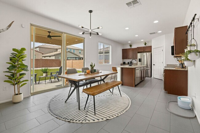 Building Photo - 10020 E CAMELBACK TR