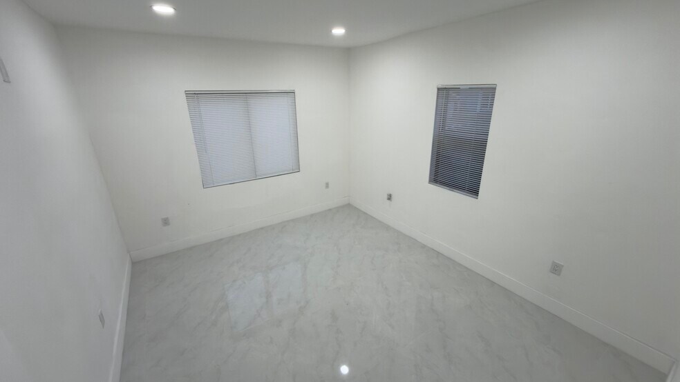 Building Photo - 4717 NW 11th Ave