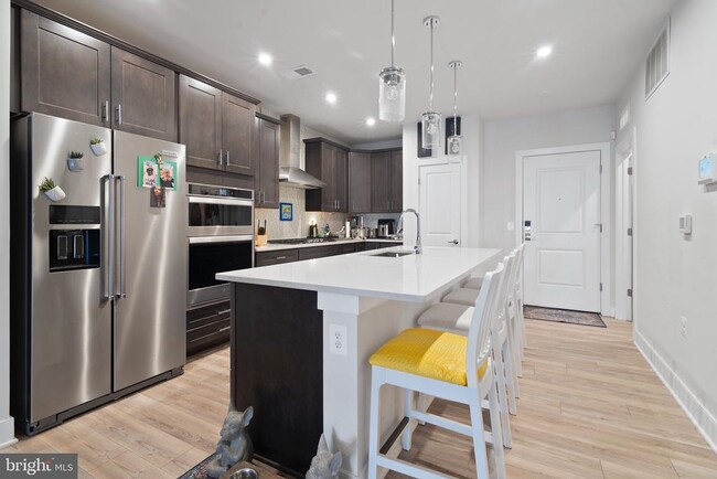 Building Photo - 102 St Ives Pl